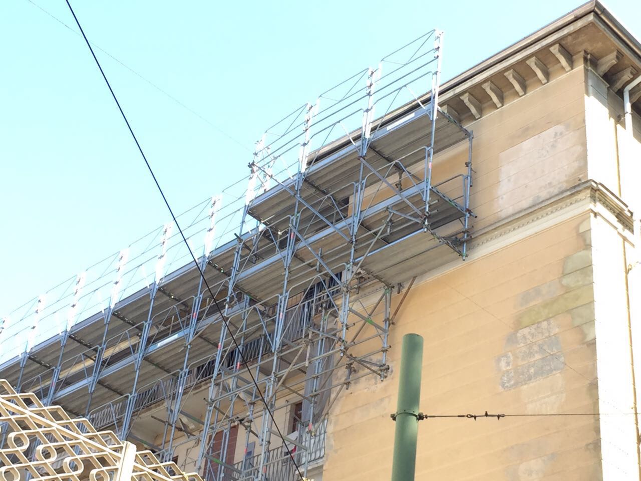 Ponteggio metallico fisso di protezione - Torino (TO)